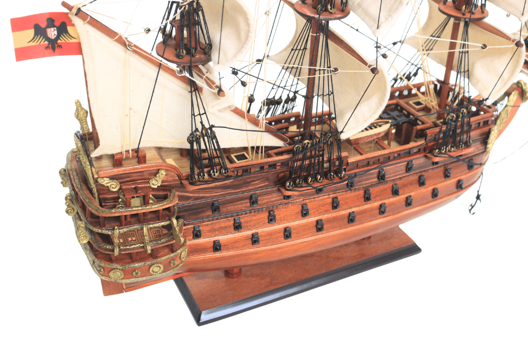 Modelo exclusivo de velero del barco San Felipe - SF4, con posibilidad de personalización mediante grabado