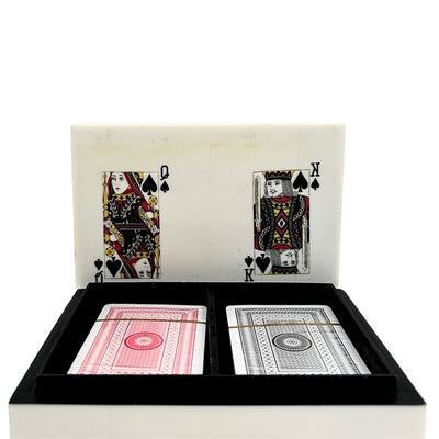 Elegante set de dos barajas de cartas en caja de resina con posibilidad de personalización con grabado