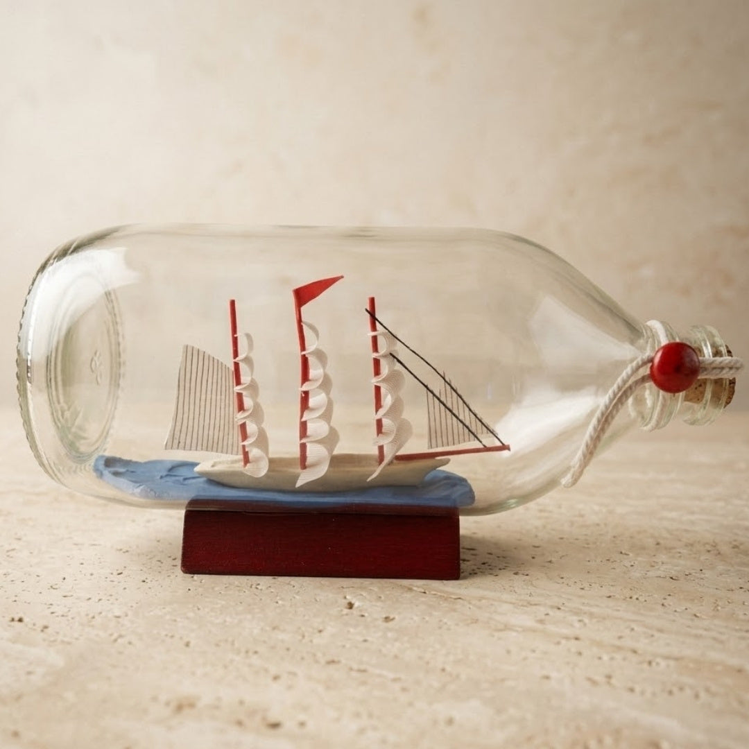 Barco en Botella Rafandynka sobre base de madera con posibilidad de personalización con grabado