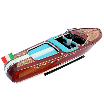 Modelo exclusivo de lancha motora Riva Aquarama de 87 cm con posibilidad de personalización con grabado