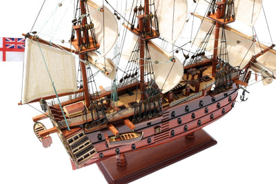 Modelo montado del velero HMS Victory de 54 cm - Réplica hecha a mano con posibilidad de personalización mediante grabado - Regalo ideal para amantes de la navegación - Alta calidad, elegante base de madera