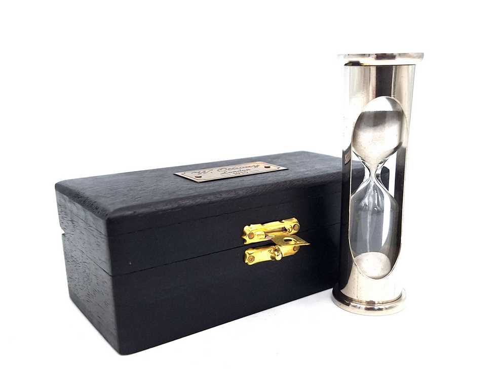 Reloj de arena de latón retro con caja de madera - grabado personalizado - regalo ideal para 1 minuto - altura 8,5 cm - decoración elegante para escritorio