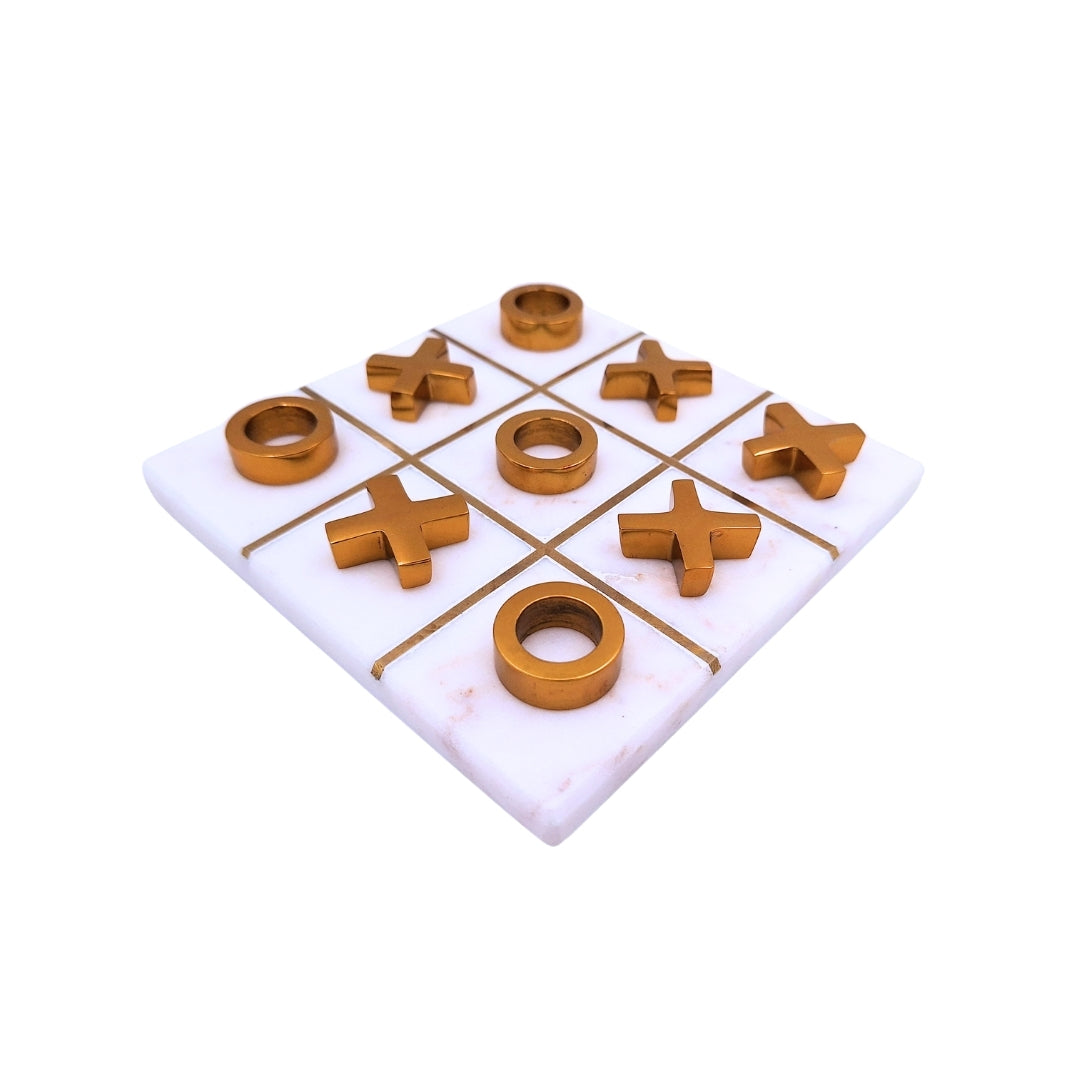 Elegante Tres en Raya sobre Base de Mármol con Posibilidad de Personalización con Grabado – Regalo Ideal en Estilo Glamour, Dimensiones 14 x 14 cm, Material: Mármol y Latón