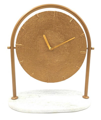 Reloj metálico redondo elegante sobre base de mármol con posibilidad de personalización mediante grabado