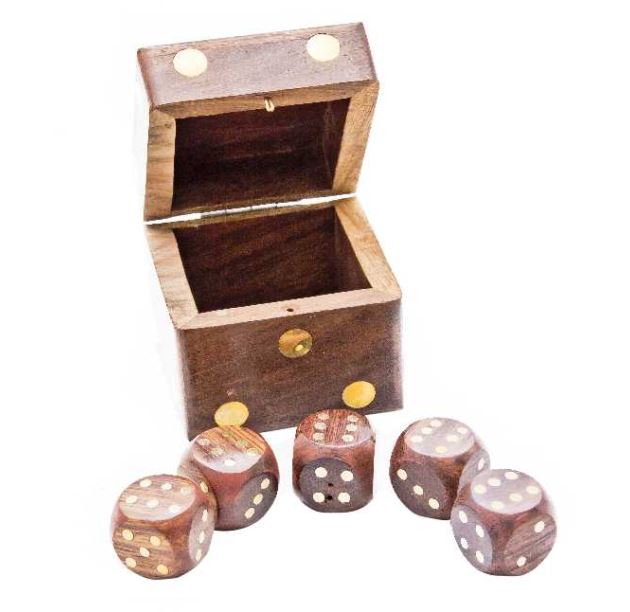 Dados de madera para juego en caja elegante con posibilidad de personalización con grabado