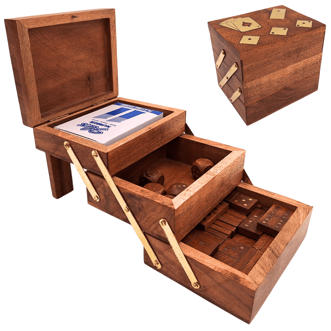 Elegante Set de Juegos 3 en 1 con Grabado Personalizado - Cartas, Dados, Dominó en Caja de Madera con Adornos de Latón - Regalo Ideal para Amantes de los Juegos - Medidas 12 x 9,5 x 10,5 cm