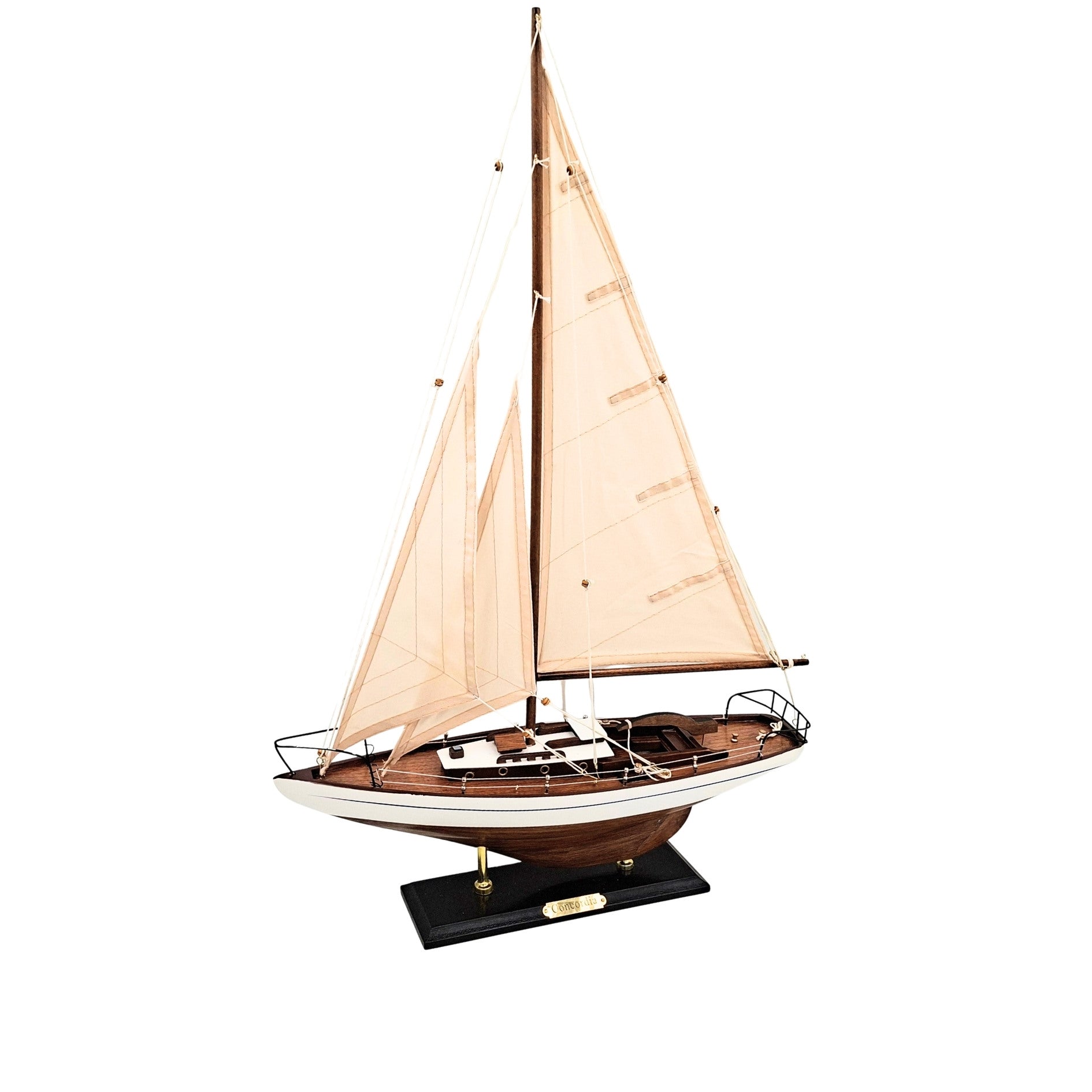 Modelo de Yate de Vela de 66 cm con posibilidad de personalización con grabado