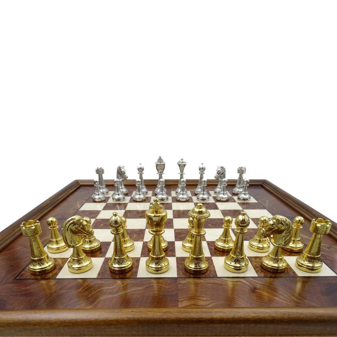 Ajedrez exclusivo Italfama de metal dorado 53x53 cm con posibilidad de grabado personalizado