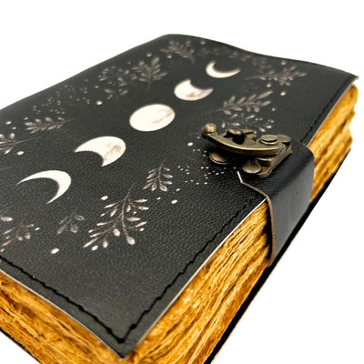 Cuaderno de Piel Retro con Fases de la Luna y Grabado