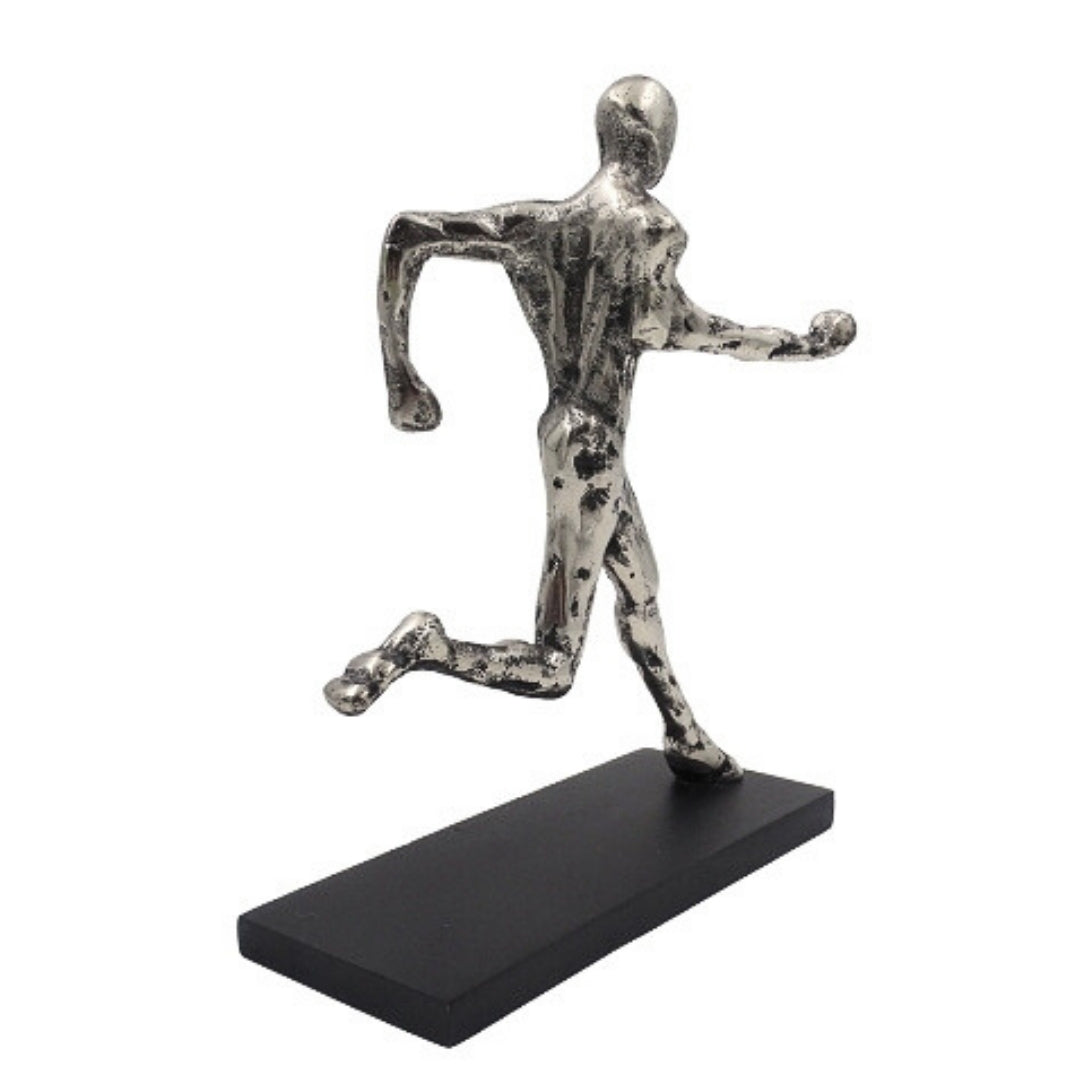 Estatuilla metálica de corredor con grabado