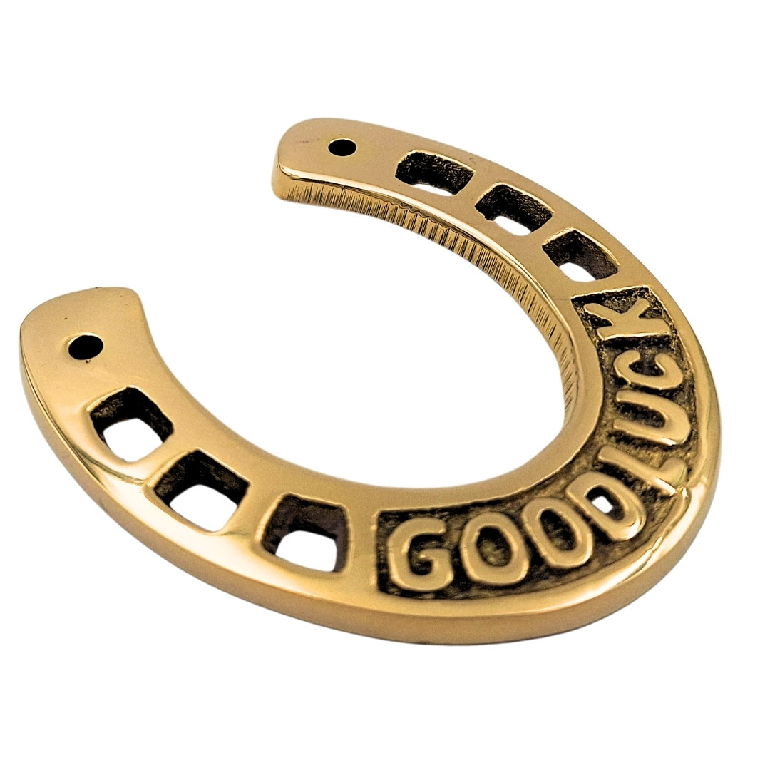 Herradura de la suerte de latón de 7 cm con grabado - Regalo elegante para casa nueva, graduación o nuevo trabajo, adorno dorado con inscripción Good Luck