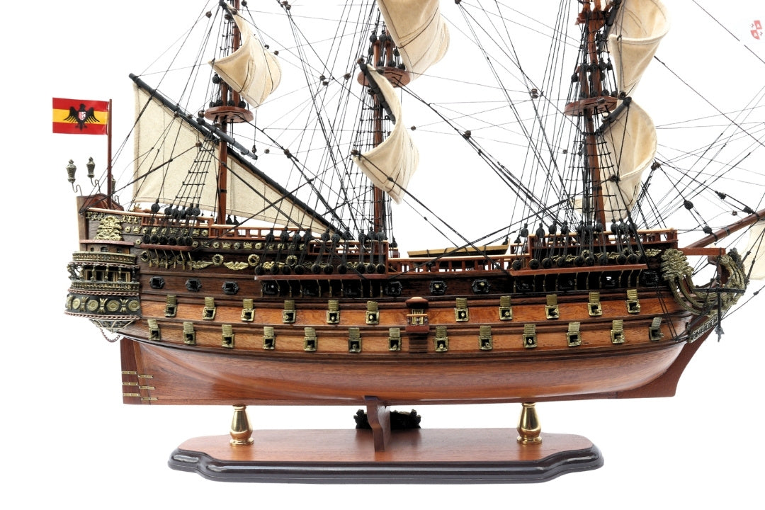 Modelo de velero del barco San Felipe de 80cm, con posibilidad de personalización mediante grabado