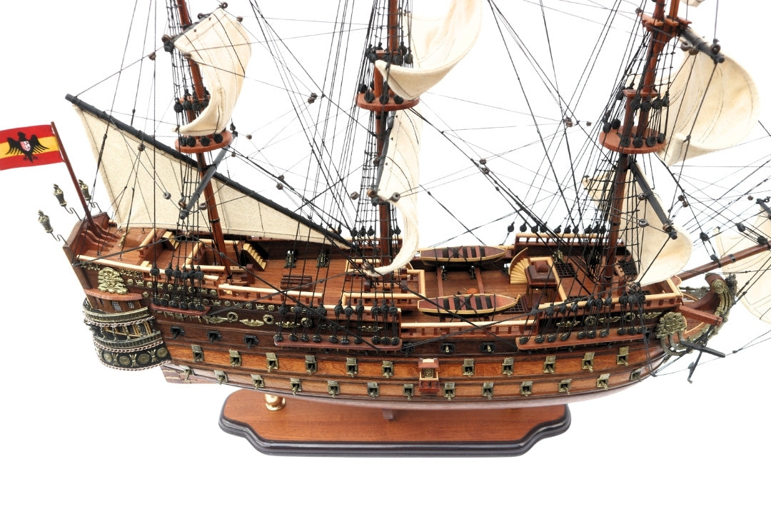 Modelo de velero del barco San Felipe de 80cm, con posibilidad de personalización mediante grabado