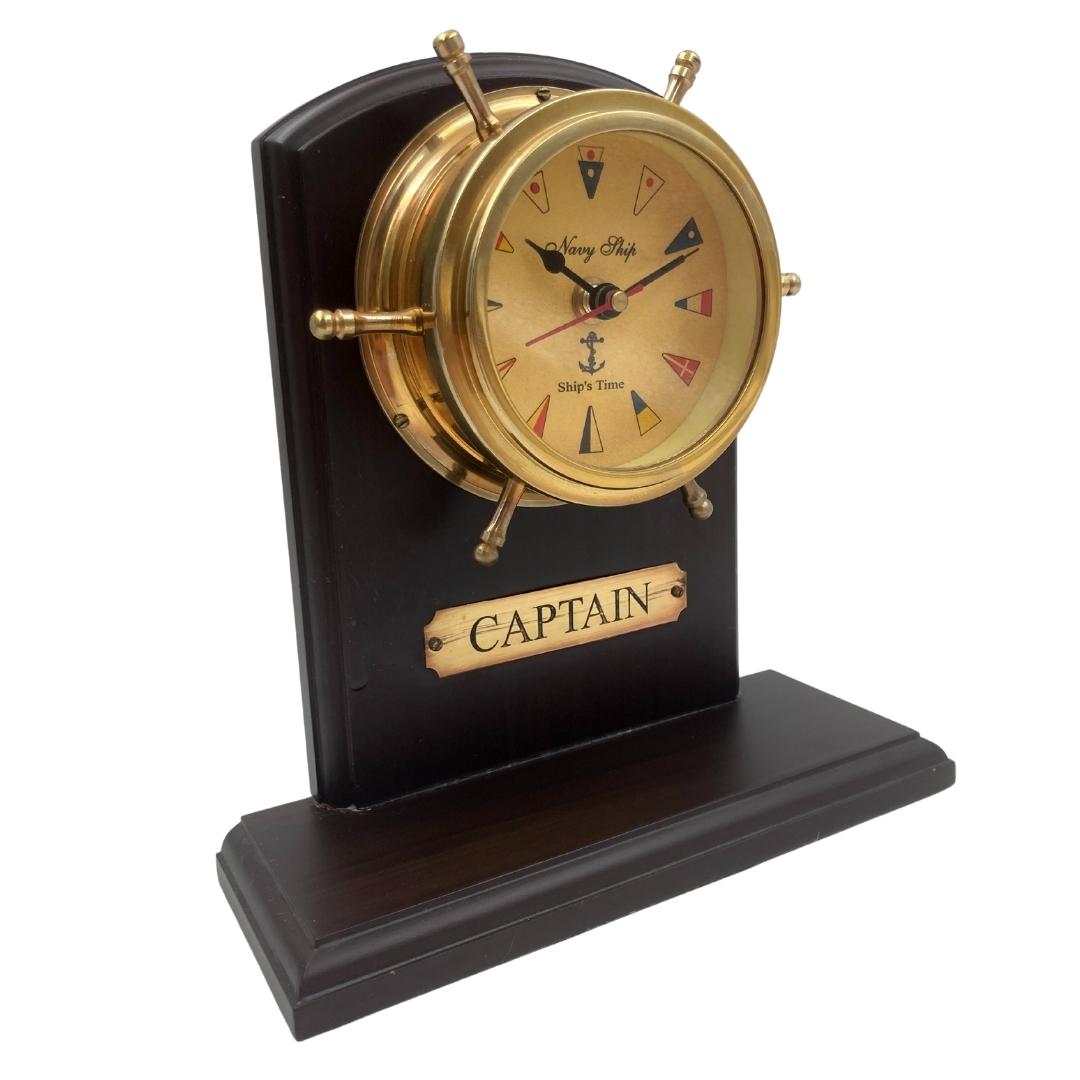 Reloj náutico de latón con grabado