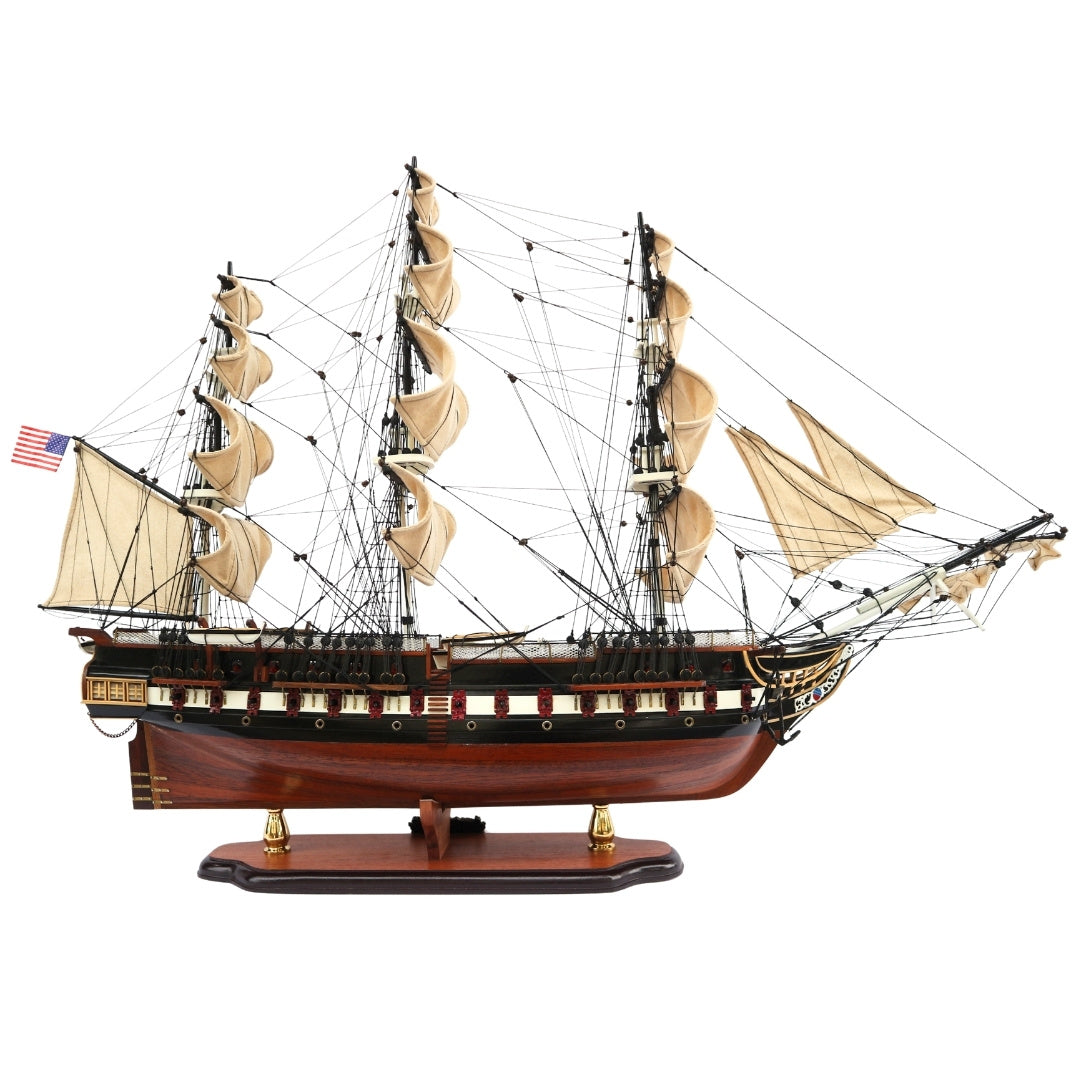Gran modelo exclusivo del velero USS Constitution de 100cm con posibilidad de personalización mediante grabado