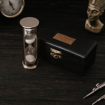 Reloj de arena de latón retro con caja de madera - grabado personalizado - regalo ideal para 1 minuto - altura 8,5 cm - decoración elegante para escritorio