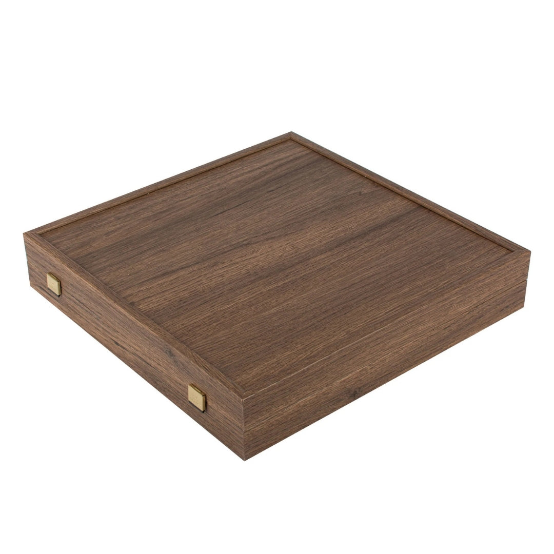 Ajedrez metálico exclusivo con tablero de latón 44 x 44 cm – Figuras medievales con posibilidad de personalización con grabado