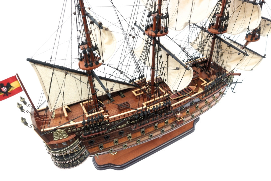 Modelo de velero del barco San Felipe de 80cm, con posibilidad de personalización mediante grabado