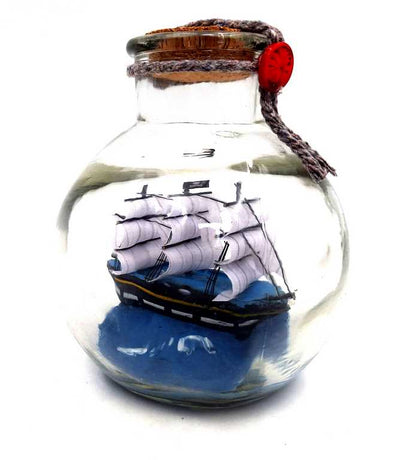 Miniatura de velero en botella con posibilidad de personalización con grabado – decoración náutica clásica para regalo, 10 x 10 x 11 cm