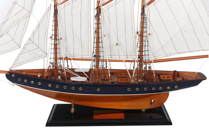 Modelo de goleta Atlantic de 72 cm - réplica del barco legendario con opción de grabado personalizado - regalo ideal para amantes de la navegación - hecho de madera con velas de tela