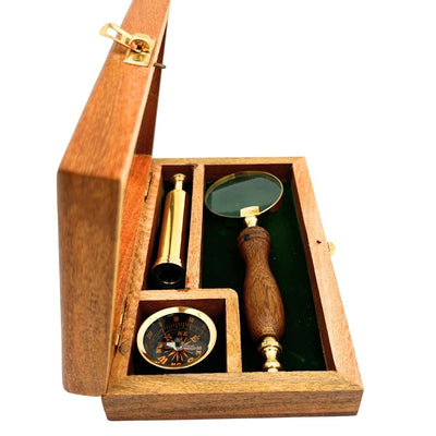 Conjunto de viajero con catalejo, brújula y lupa en caja de madera con opción de grabado personalizado  