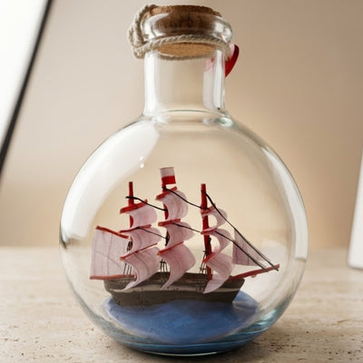 Barco en Botella Rafandynka con posibilidad de personalización con grabado – decoración marinera clásica de 8,5 cm, ideal para regalo a amantes de la navegación