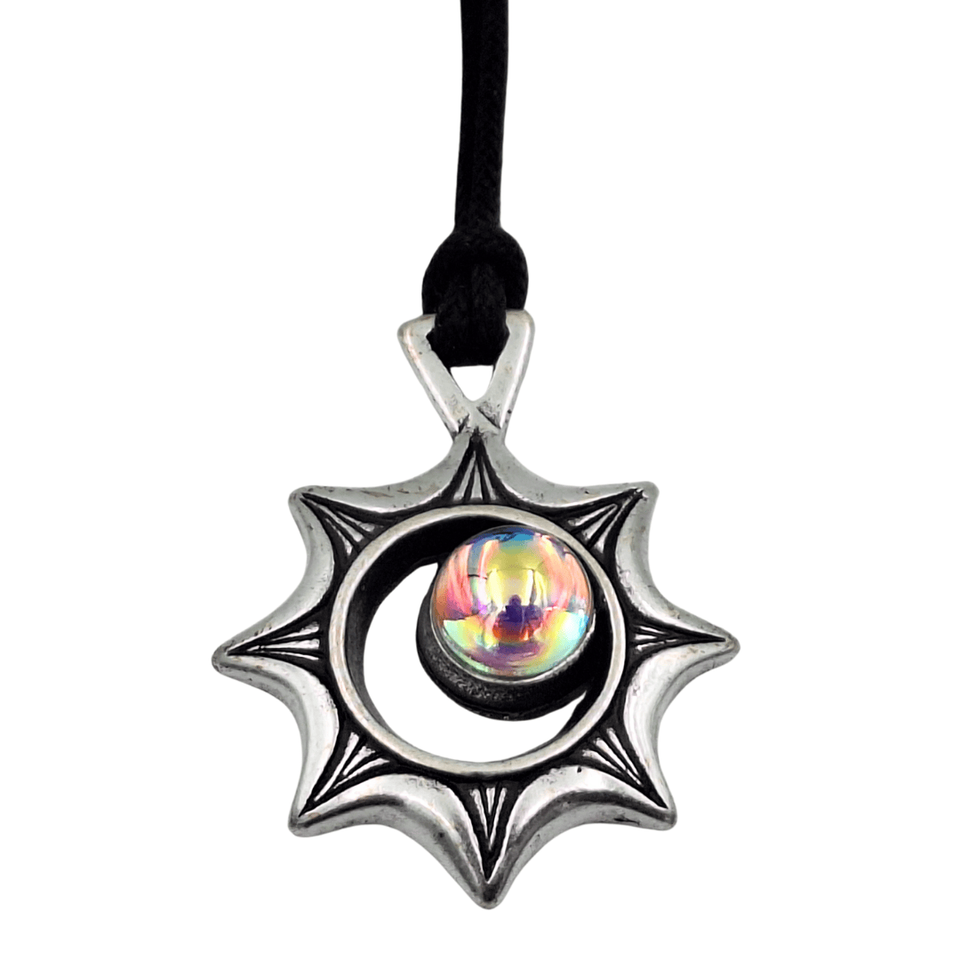 Collar Eclipse Solar con grabado – Ilusión óptica con cristal checo, regalo personalizado para viajeros, zamak de alta calidad, longitud ajustable 45-62 cm