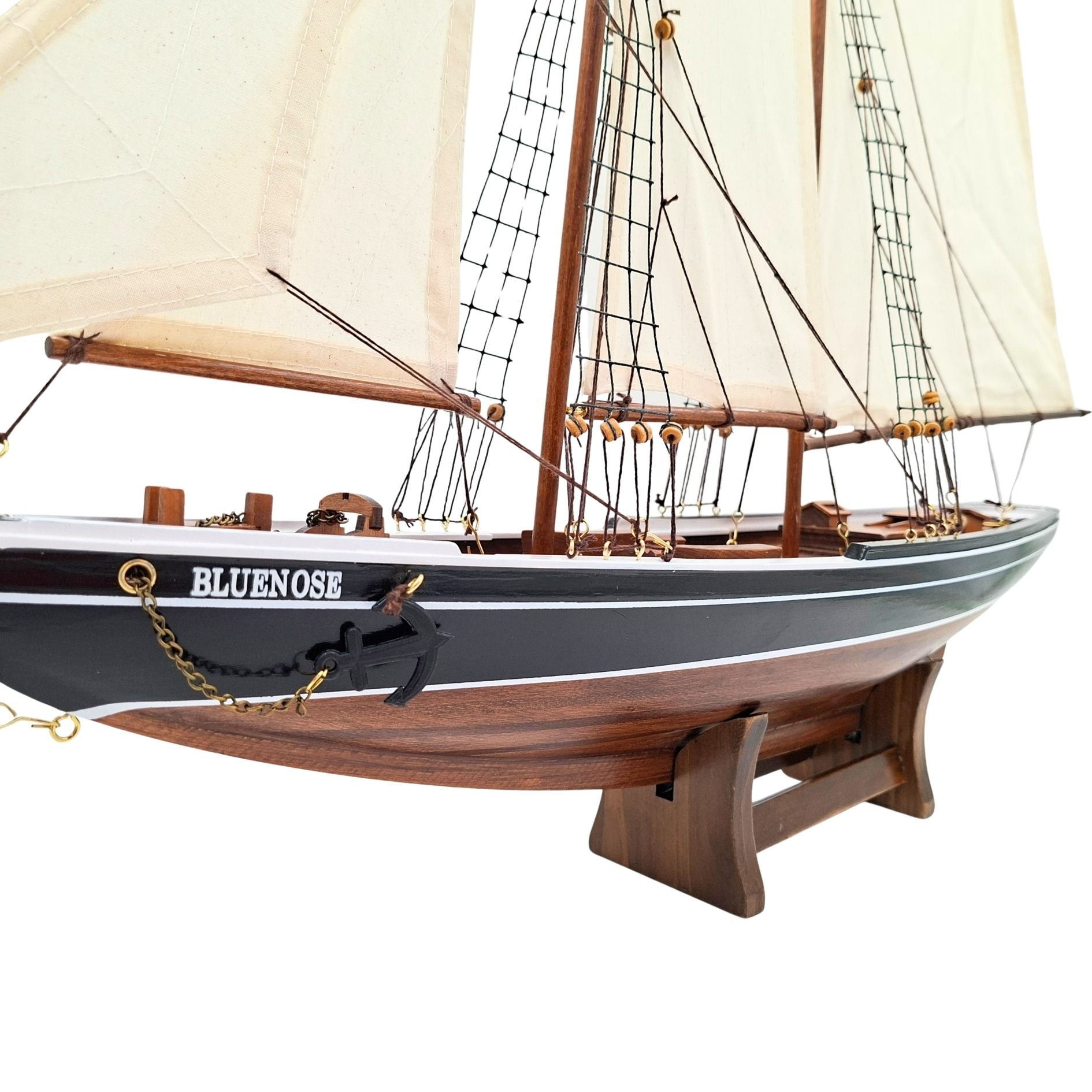 Modelo de Bergantín Bluenose de 78 cm con Grabado - Elegante Decoración Marinera de Madera para Regalo a Amantes de la Navegación y la Historia Marítima con Velas Naturales