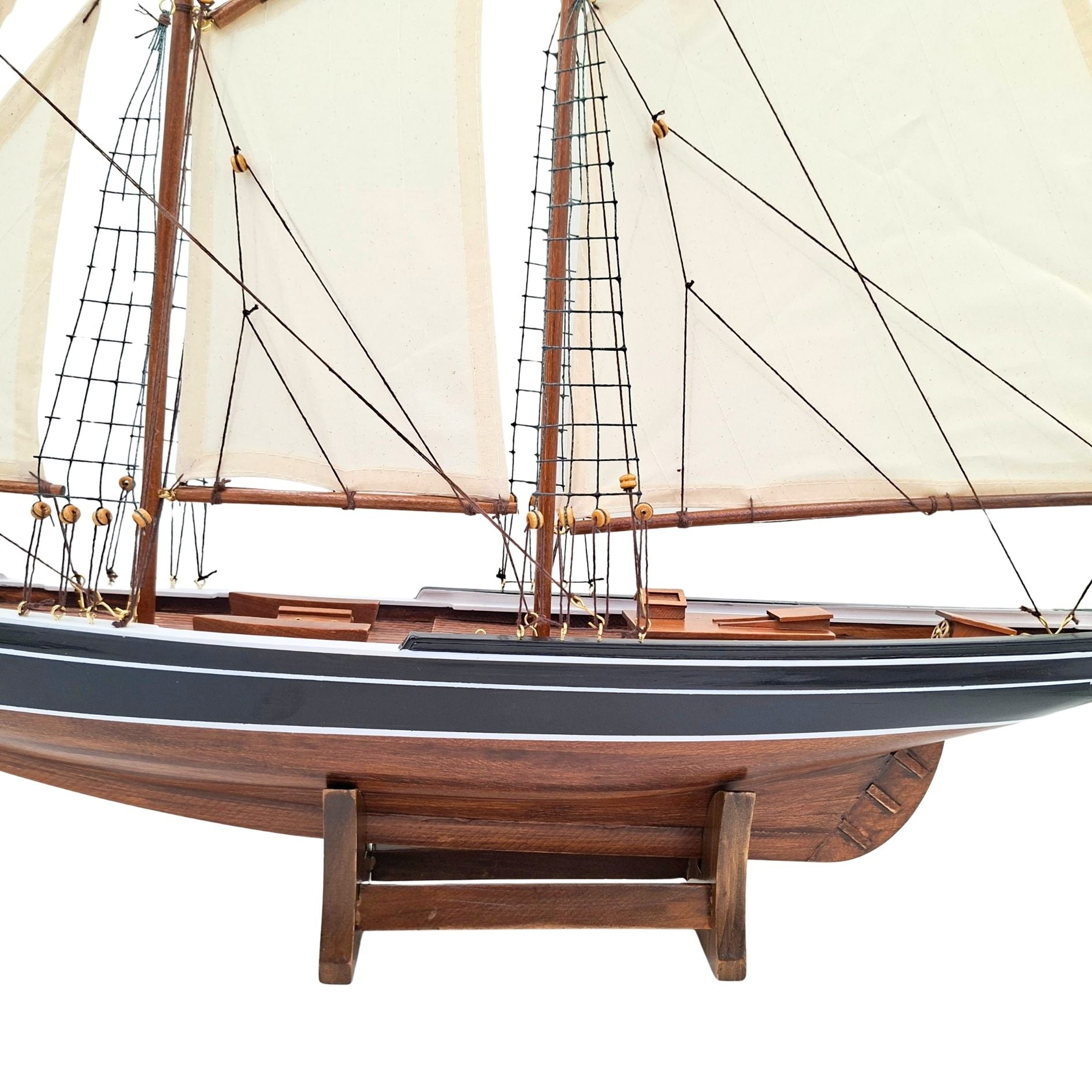 Modelo de Bergantín Bluenose de 78 cm con Grabado - Elegante Decoración Marinera de Madera para Regalo a Amantes de la Navegación y la Historia Marítima con Velas Naturales