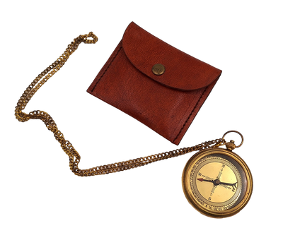 Brújula de latón con cadena en estuche de cuero con posibilidad de personalización mediante grabado