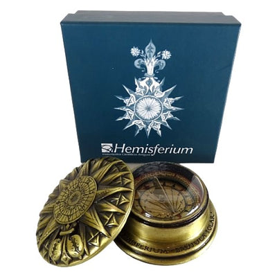 Brújula solar renacentista de latón con grabado - Elegante regalo vintage de 4,5 cm de altura y 8,5 cm de diámetro