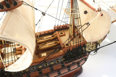 Modelo de lujo del velero Soleil Royal de 65cm - SOL6, con posibilidad de personalización mediante grabado