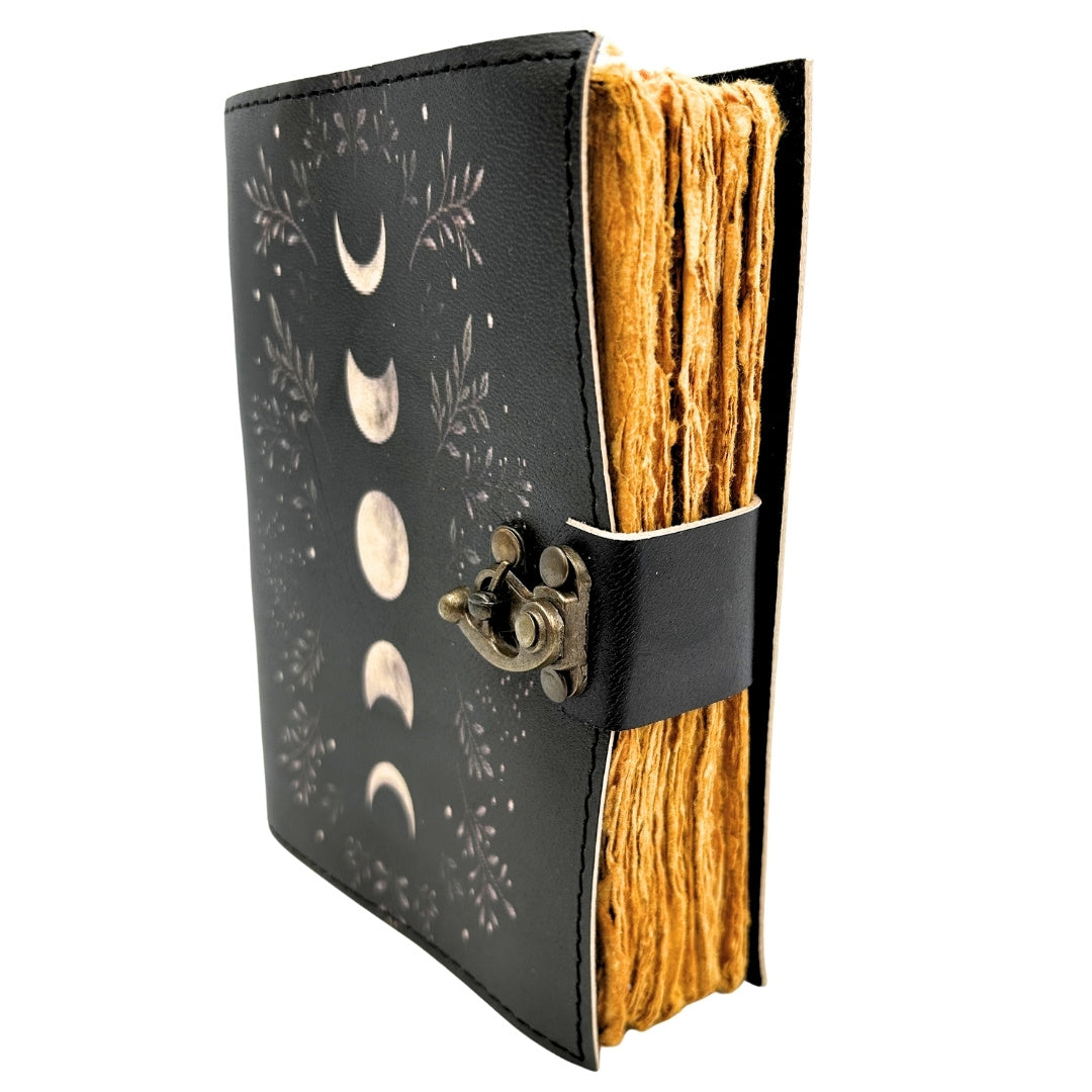 Cuaderno de Piel Retro con Fases de la Luna y Grabado