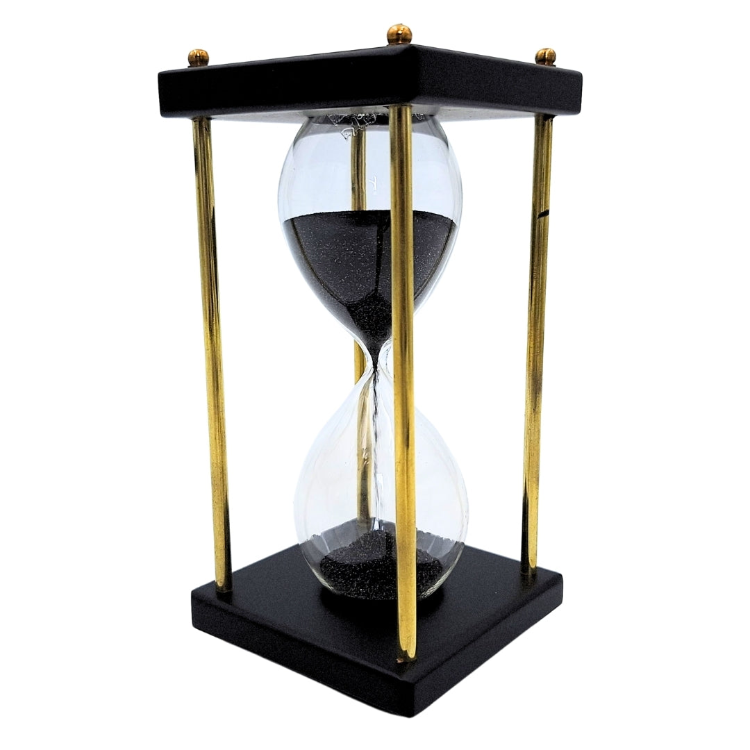 Reloj de arena de latón y madera de 5 minutos con arena negra con posibilidad de personalización con grabado – decoración retro elegante para regalo de 16 cm de altura