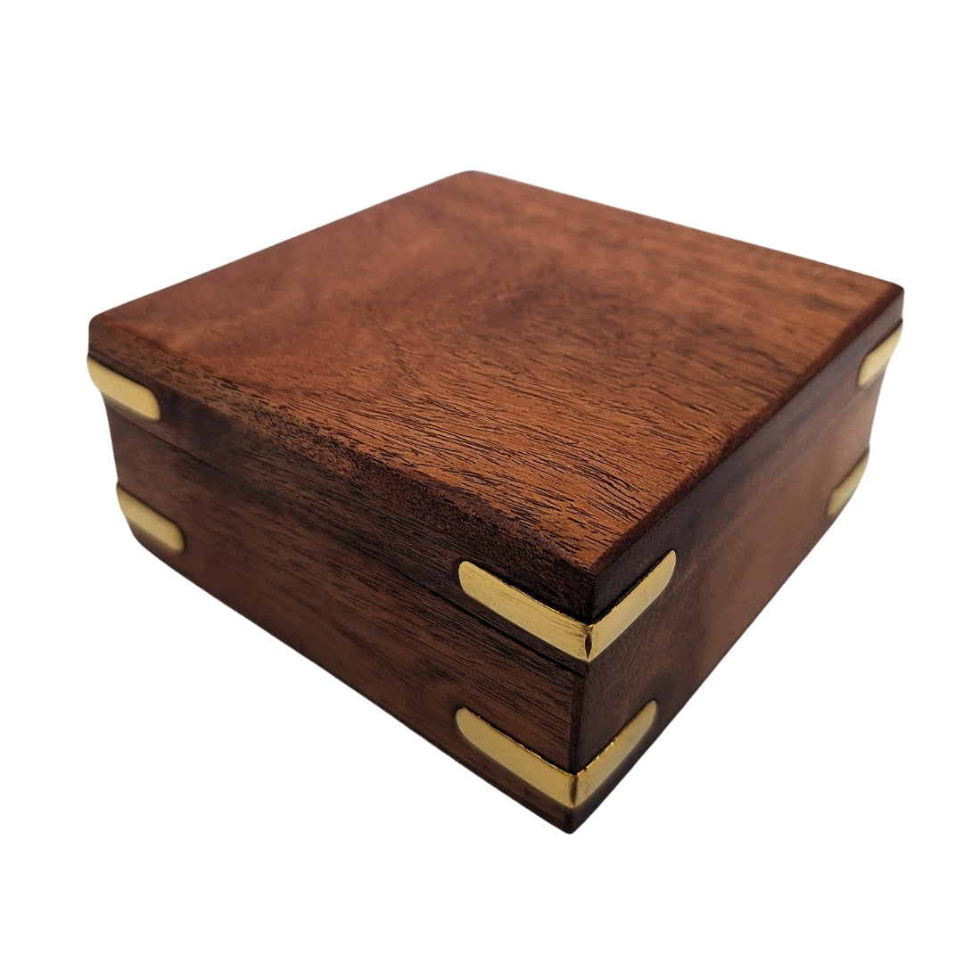Brújula de latón para lectura de mapas con grabado en caja de madera retro