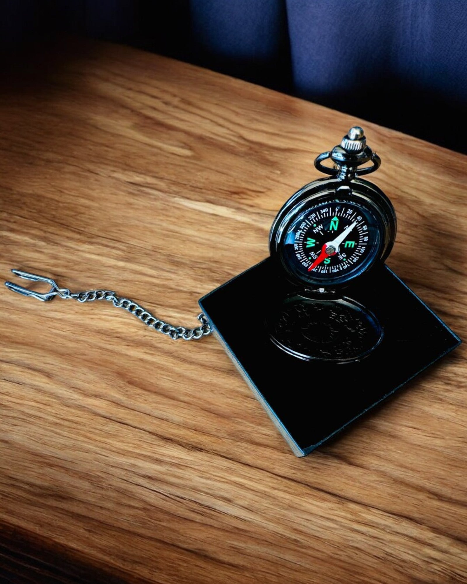 Brújula estilo reloj de bolsillo "Navigator" - Color metal oscuro
