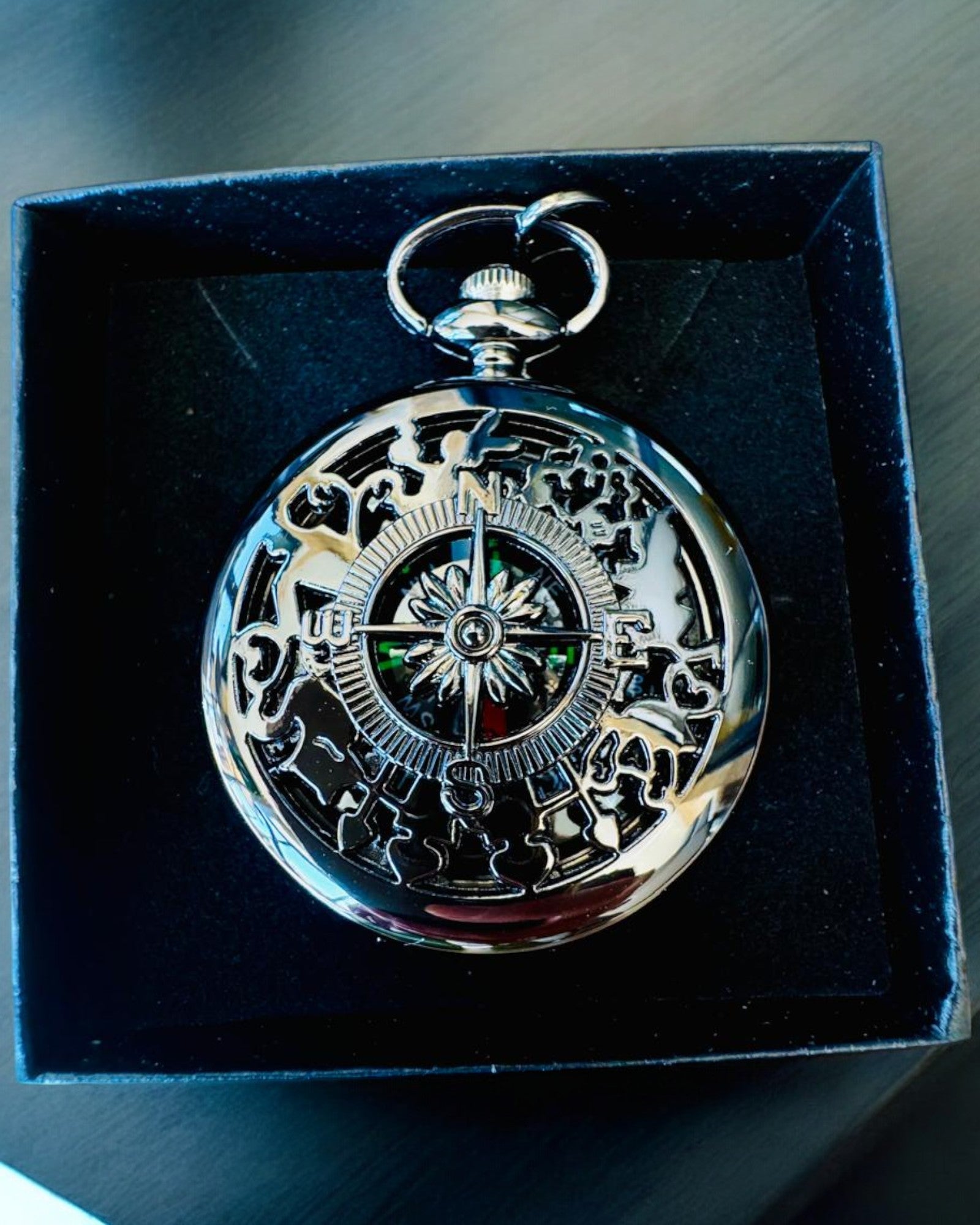 Brújula estilo reloj de bolsillo "Navigator" - Color metal oscuro