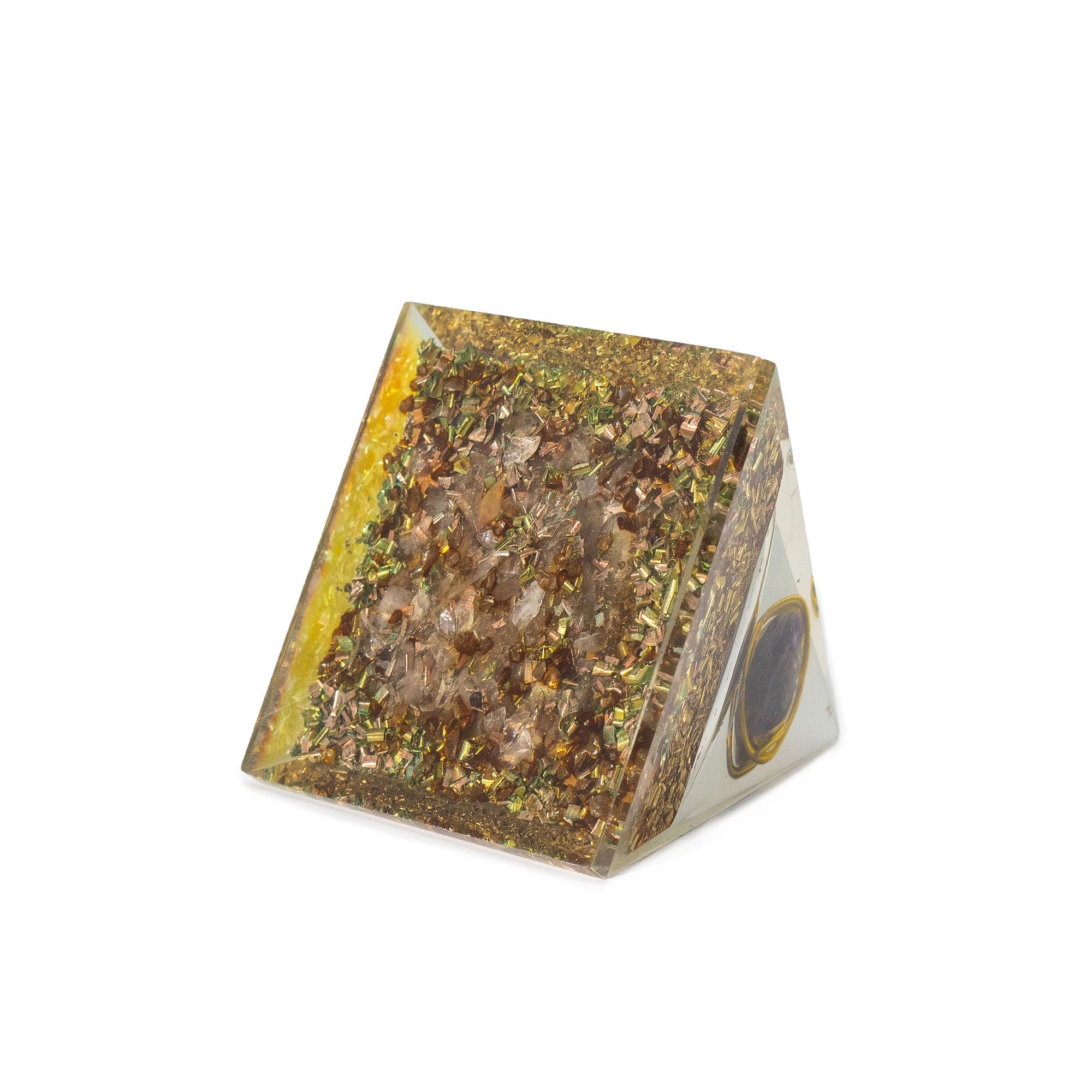 Pirámide Mediana de Orgonita con Amatista y Cobre 7x6 cm