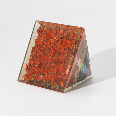 Pirámide Mediana de Orgonita 7x6 cm con Varillas de Cobre y 7 Piedras de Chakras - Elemento Multicolor de Armonía Energética para Regalo