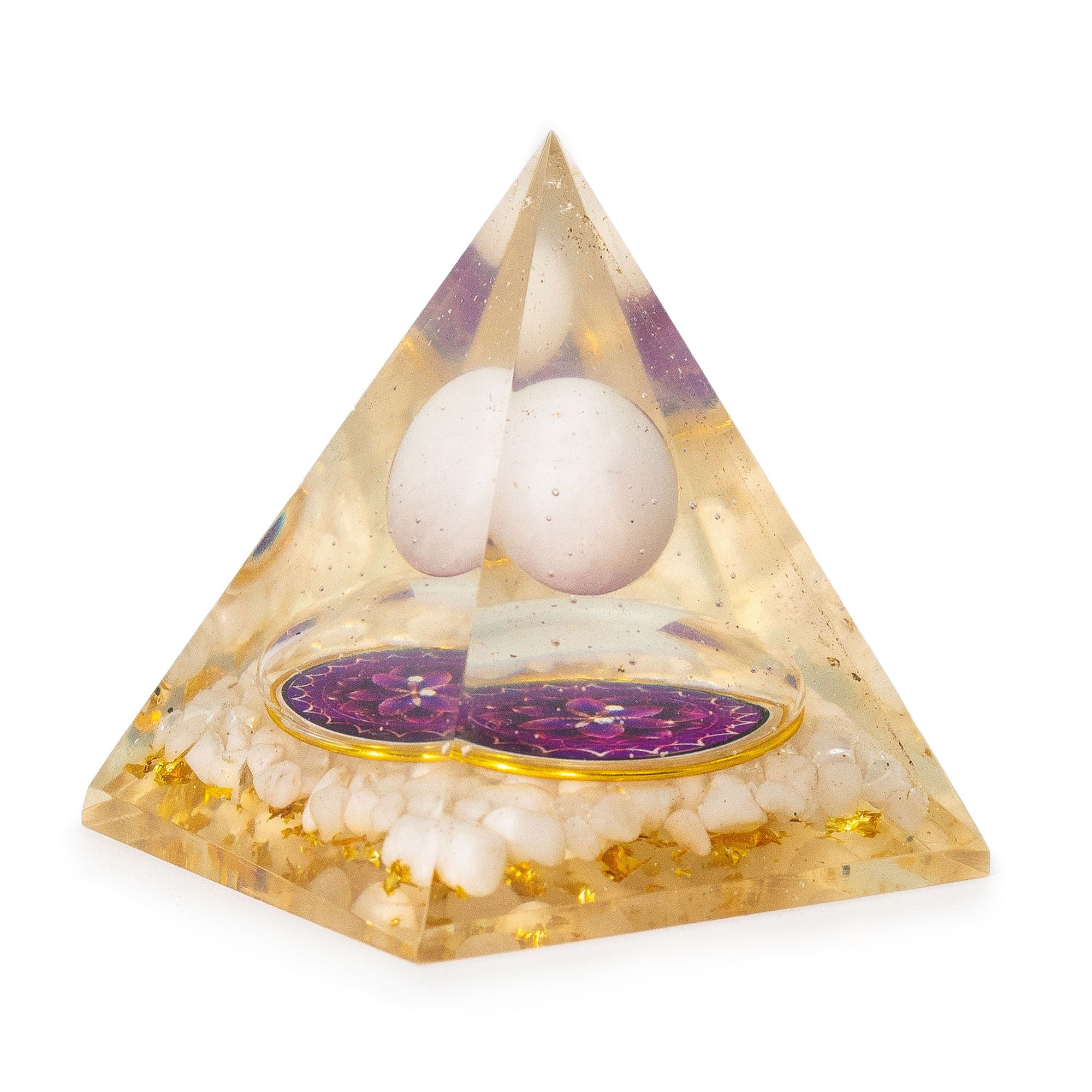 Pirámide de Orgonita con Bola Blanca de Cuarzo 7x6 cm - Trozos Naturales de Cuarzo y Láminas Doradas