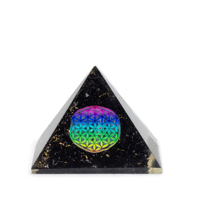 Pirámide de orgonita de turmalina negra 5,5x4,5 cm con flor de la vida
