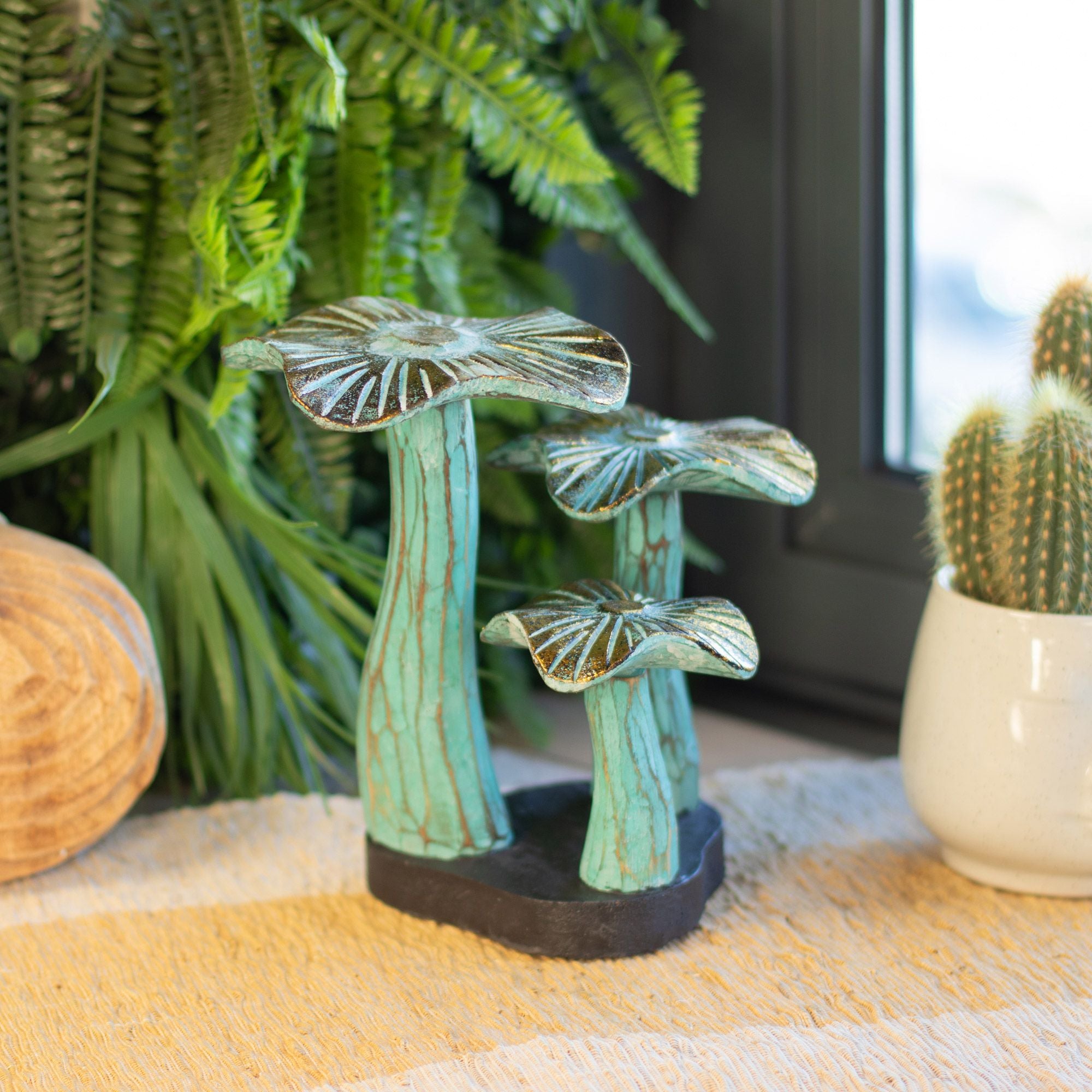 Pequeño hongo dorado artístico de 20 cm - Hecho a mano en madera con tonos turquesa