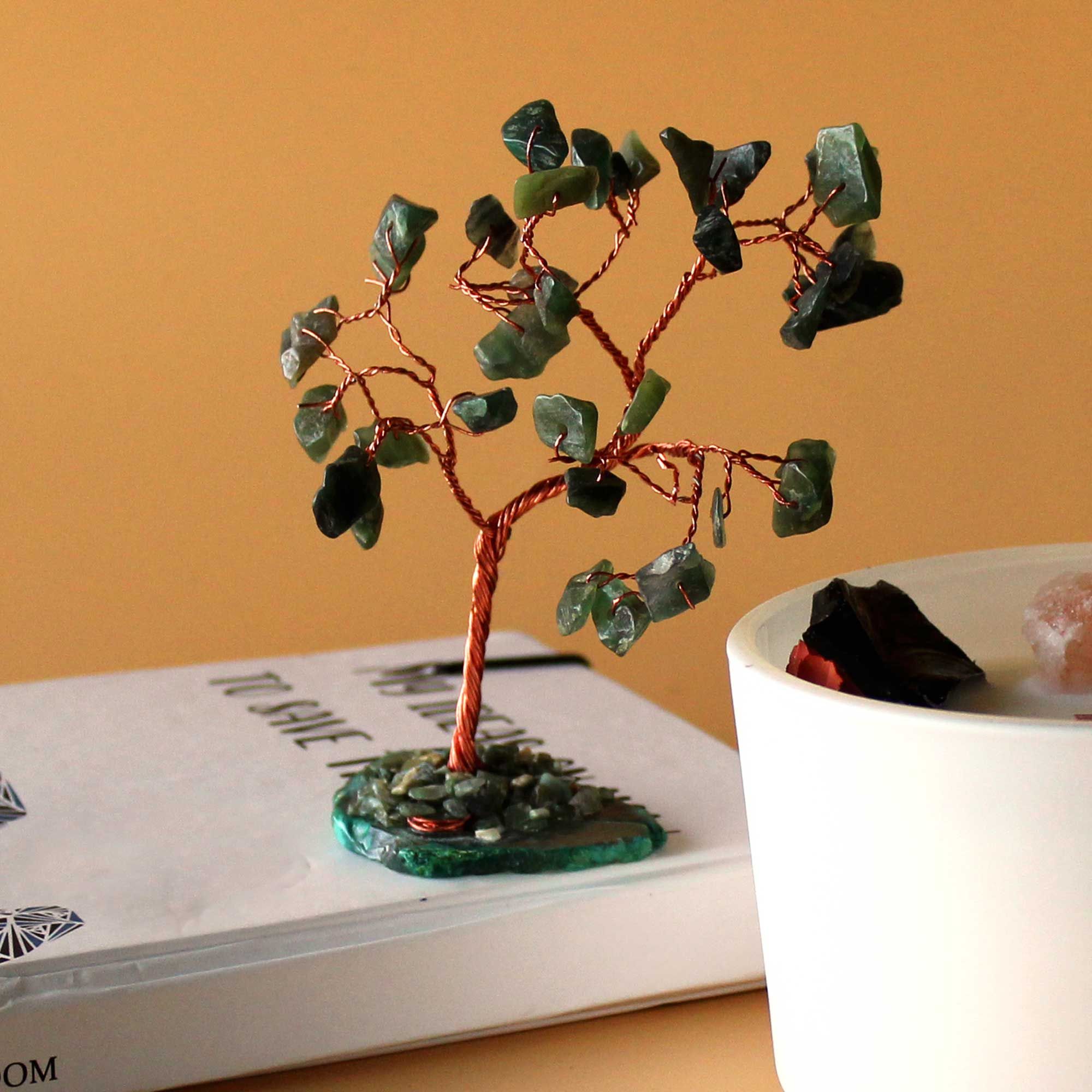 Árbol de aventurina sobre base de ágata - verde, 10 cm, 35 cristales
