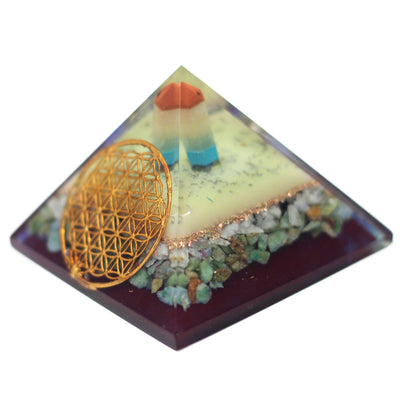 Pirámide Grande de Orgonita 70 mm con símbolo de la flor de la vida