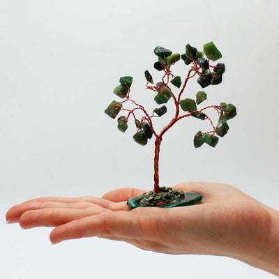 Árbol de aventurina sobre base de ágata - verde, 10 cm, 35 cristales