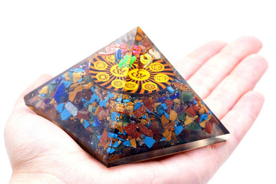 Pirámide de orgonita Om Chakra