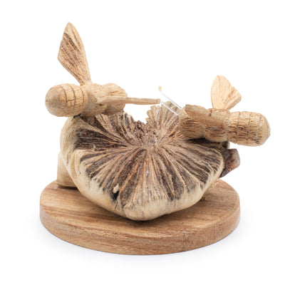 Escultura hecha a mano en nudo de madera