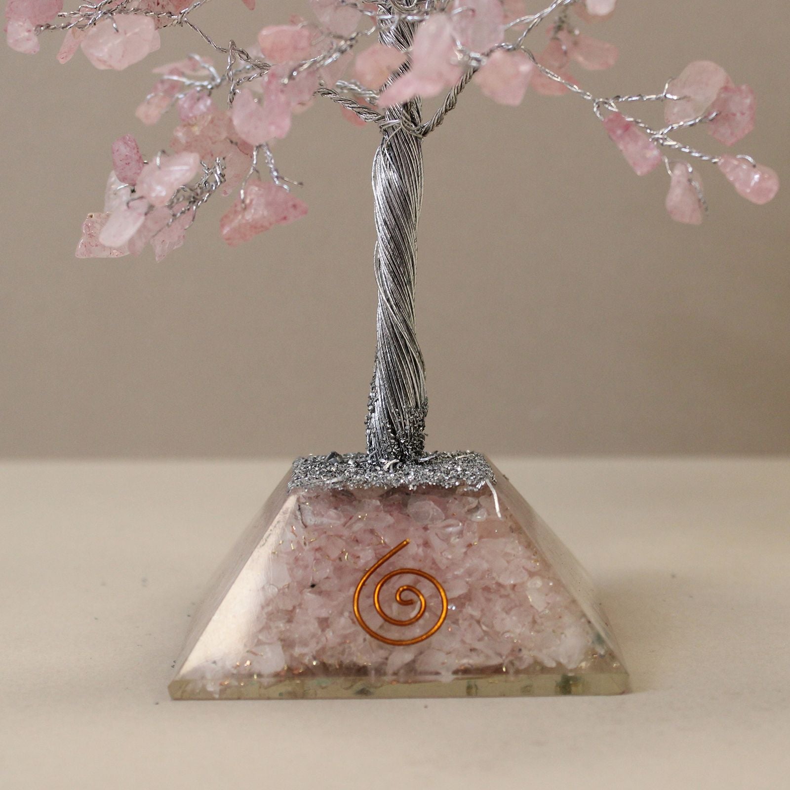 Árbol de Cristal con Base de Orgonita - Cuarzo Rosa