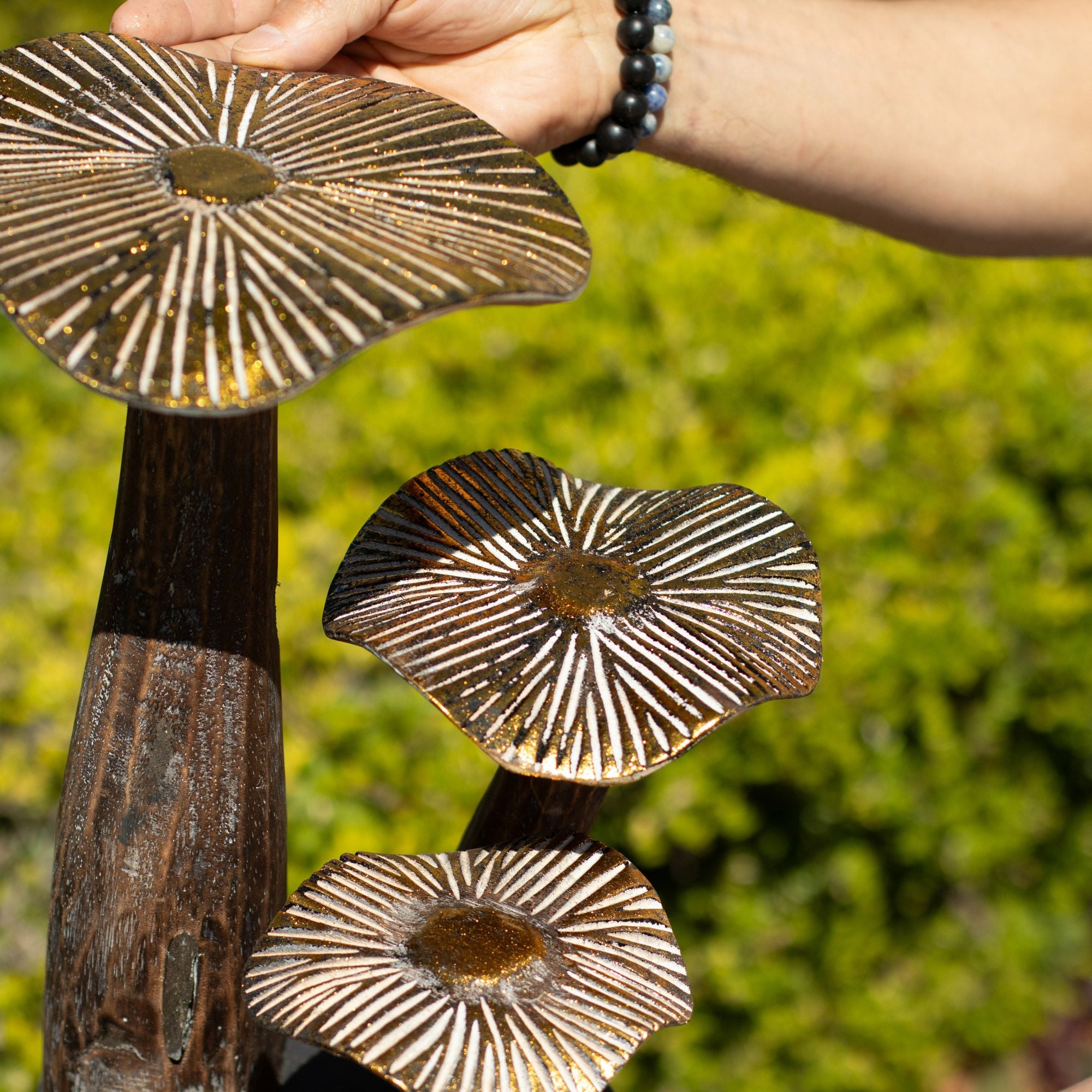 Gran escultura de hongo dorado de 32 cm - Madera natural - Elemento decorativo único para regalo - Estilo bosque, rústico y moderno