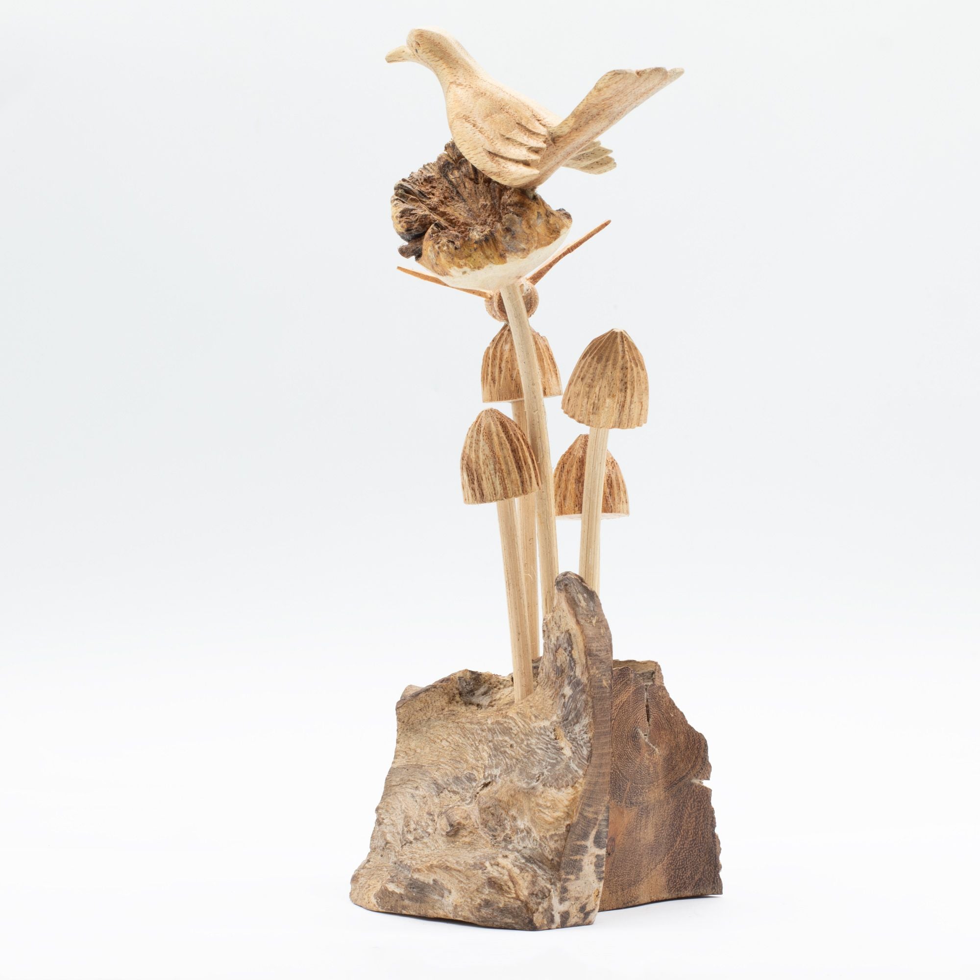 Escultura en madera parasitaria